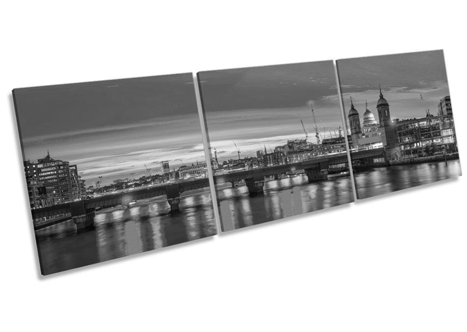 London City Thames River Skyline B&W